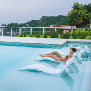 Signature Chaise Lounger